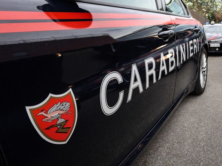 Frosinone, 17enne ferito con coltello fuori dalla scuola