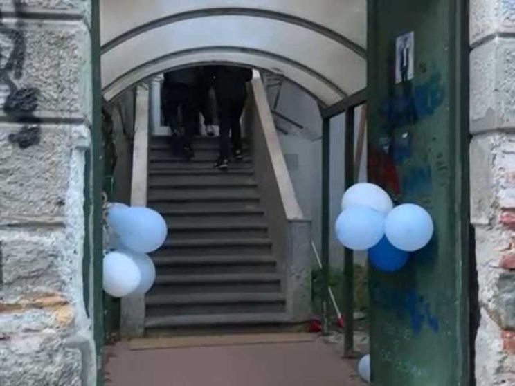 I compagni di "Aba" tornano in classe dopo l'omicidio