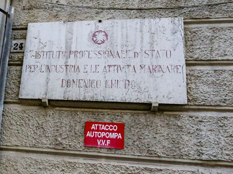 Una scuola di fantasmi e la svolta educativa che serve