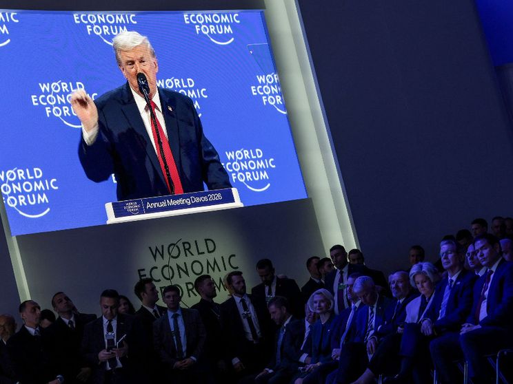 Trump a Davos: la Groenlandia «pezzo di ghiaccio, la vogliamo»