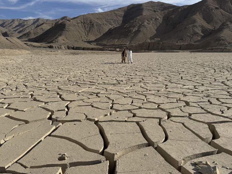 Un bacino idrico prosciugato vicino al confine afghano a Chaman, in Pakista