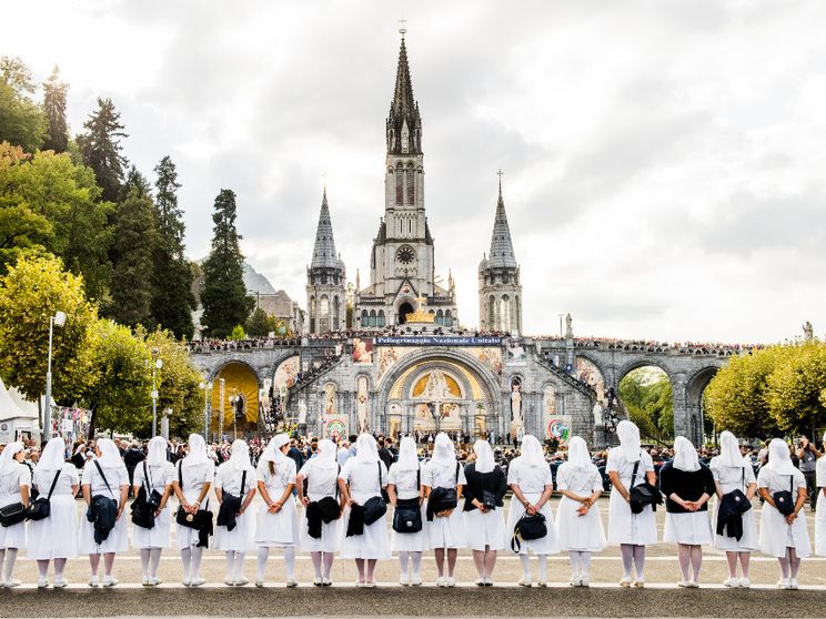 «Venite a Lourdes: troverete la risposta su fede, fraternità e fine vita»