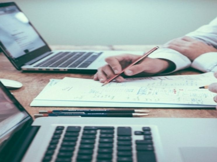 Per Confcommercio economia in crescita: «+0,9% nel 2026»