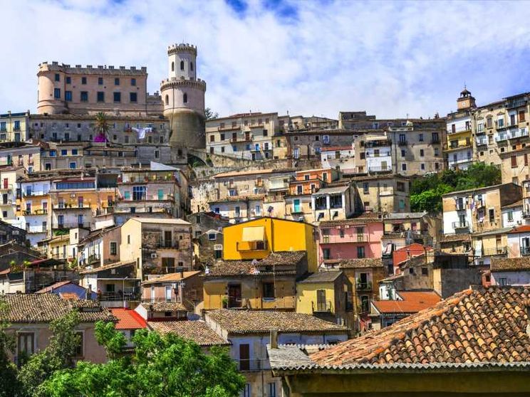 Nel 2026 previsti 21 milioni di arrivi nei piccoli comuni. Ecco l'antidoto all'overtourism