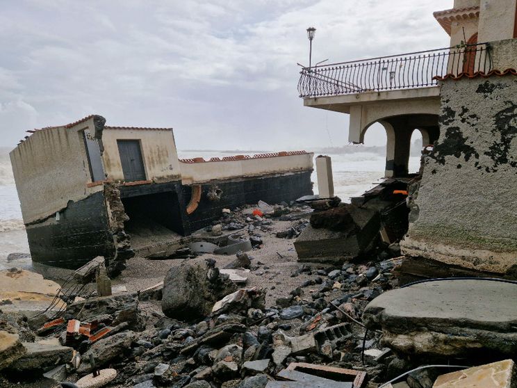 Il ciclone Harry ha fatto 2 miliardi di danni al Sud, ma non ne ha parlato quasi nessuno