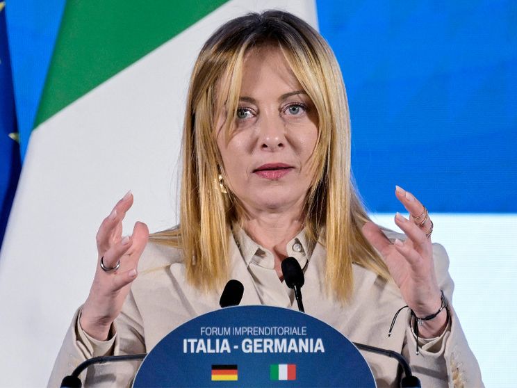 La settimana di Meloni tra pragmatismo e oscillazioni