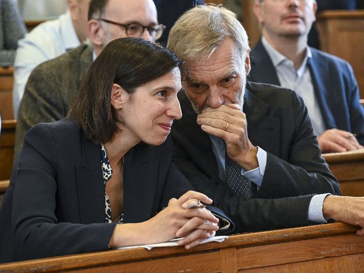 La segretaria del Pd Elly Schlein con il senatore dem Graziano Delrio, esponente dell'area riformista del partito