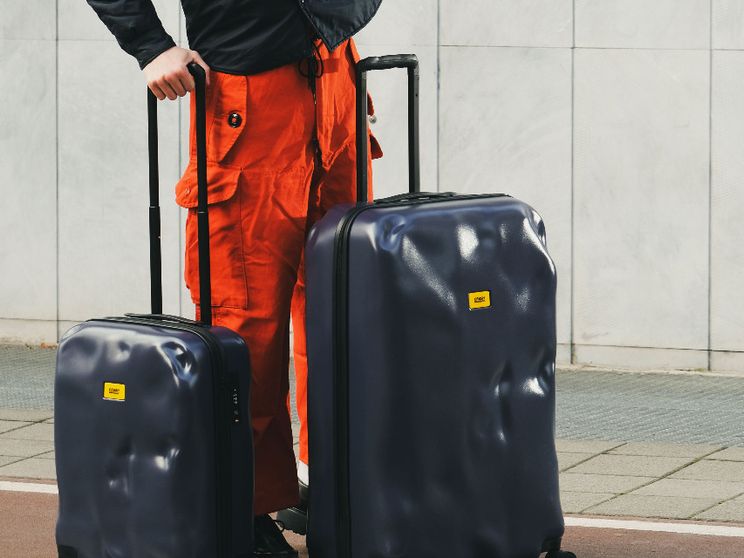 Quelle valigie ammaccate che restituiscono al turista il gusto sereno del viaggio