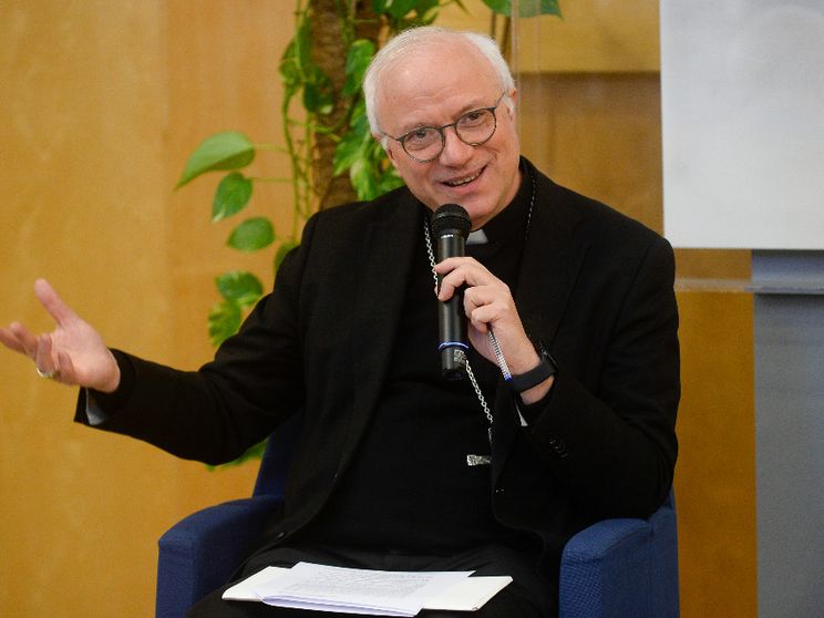 Baturi: la Chiesa irrilevante in Italia? No, accanto alla gente e presenza sociale