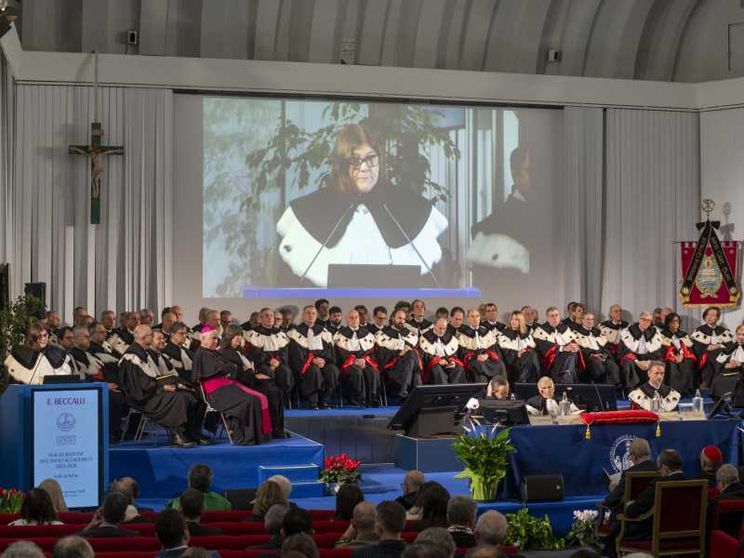 Un momento del discorso del rettore Beccalli. Foto Università Cattolica