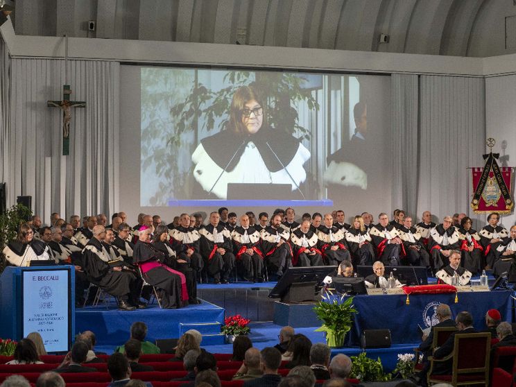 Un momento del discorso del rettore Beccalli. Foto Università Cattolica