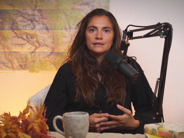 Sofia Farina, conduttrice del podcast “Oltre la vetta”