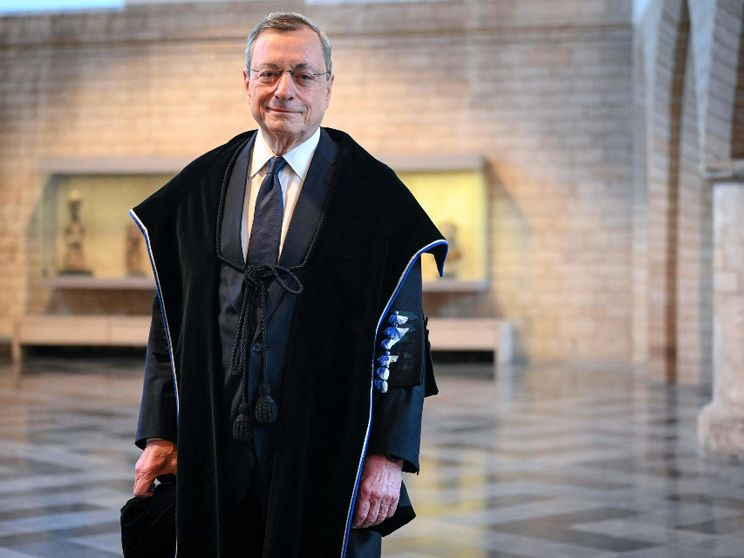 Draghi: «L'ordine mondiale è defunto. L'Europa diventi una federazione»