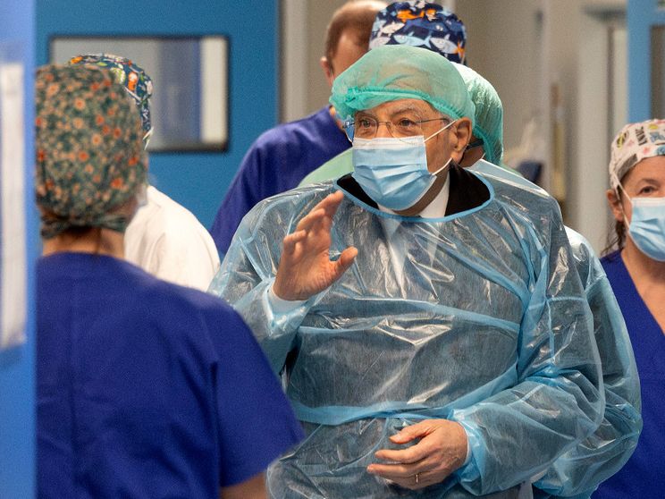 Il presidente della Repubblica, Mattarella, all'ospedale Niguarda di Milano, in occasione della visita ai ragazzi rimasti feriti nel rogo di Crans Montana / Ufficio Stampa Quirinale