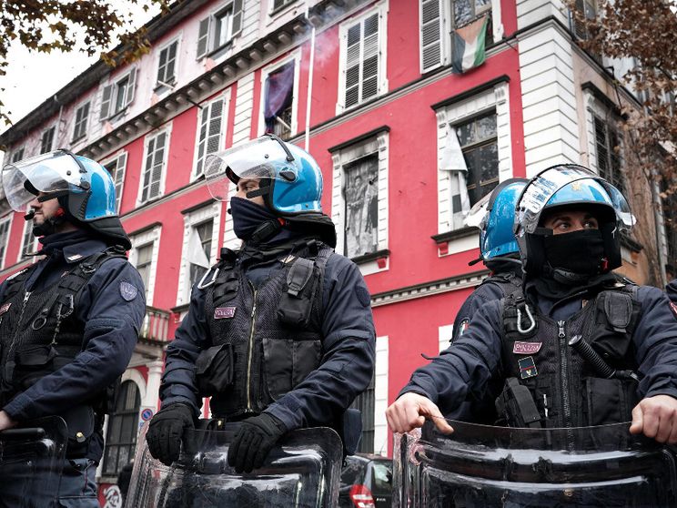 Fermo preventivo, divieto di accesso e perquisizioni: cosa c'è nella stretta sulla sicurezza