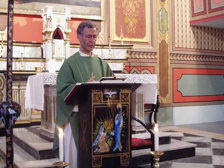 Don Andrea Santoro nella sua chiesa a Trabzon