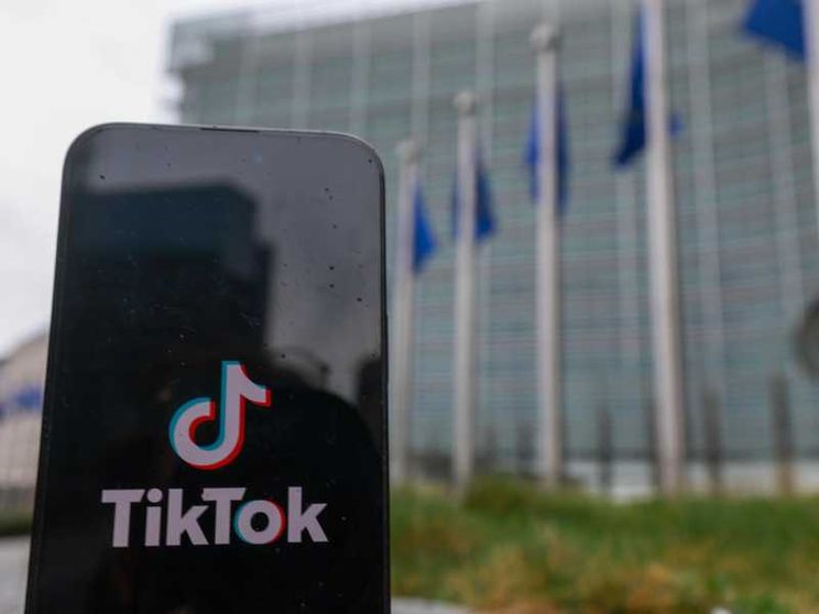 L'Ue mette sotto accusa TikTok: «È progettato per dare assuefazione»