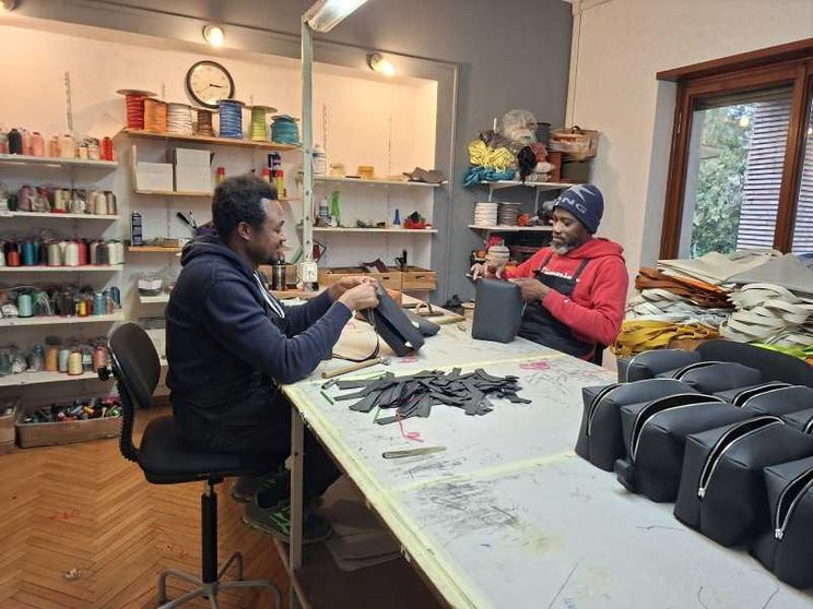 Dalla crisi alla rinascita: la Cartiera di Marzabotto si salva grazie ai migranti