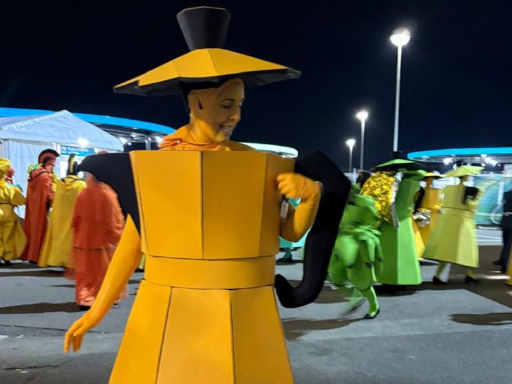 «Io moka gialla e mio marito un paparazzo, così abbiamo impersonato l’Italia migliore»