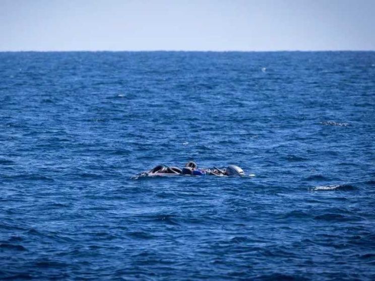 Naufragio al largo della Libia: 53 morti, ci sono anche due neonati