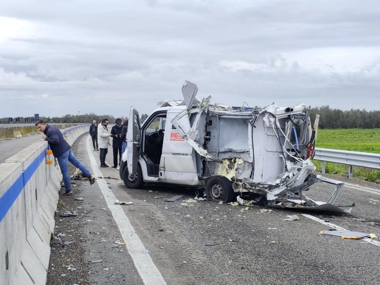 Brindisi, assalto a portavalori e sparatoria con i carabinieri: due fermi