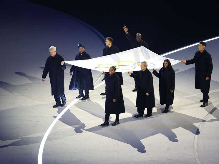 Filippo Grandi (il primo portabandiera a sinistra) durante la Cerimonia inaugurale