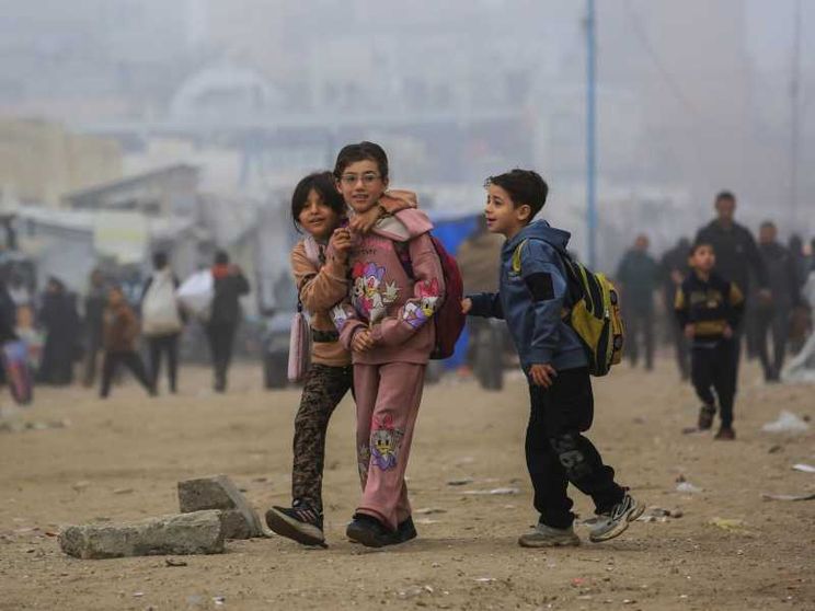«Prima i bambini!»: perché ci insegnano che possiamo sperare