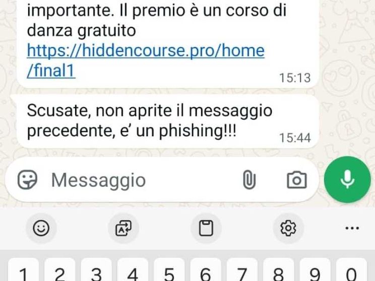 "Potresti votare mia nipote?": come funziona il Ghost Pairing, la truffa virale su Whatsapp
