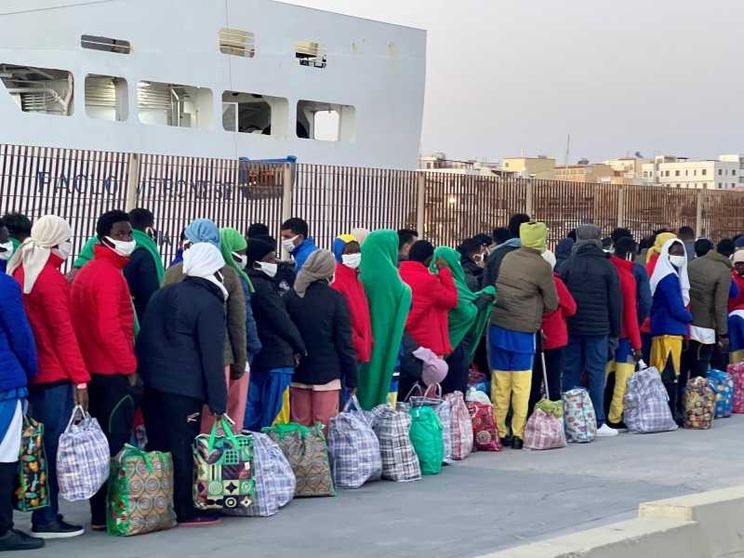«Blocco navale» ed espulsioni facili: c'è una nuova stretta sull'immigrazione