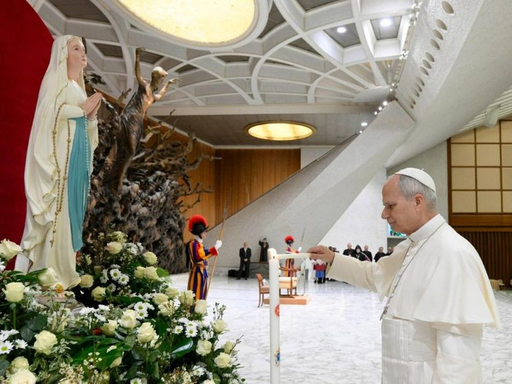 Il Papa: «La Parola di Dio è l'unica che viene incontro alla nostra sete di significato»