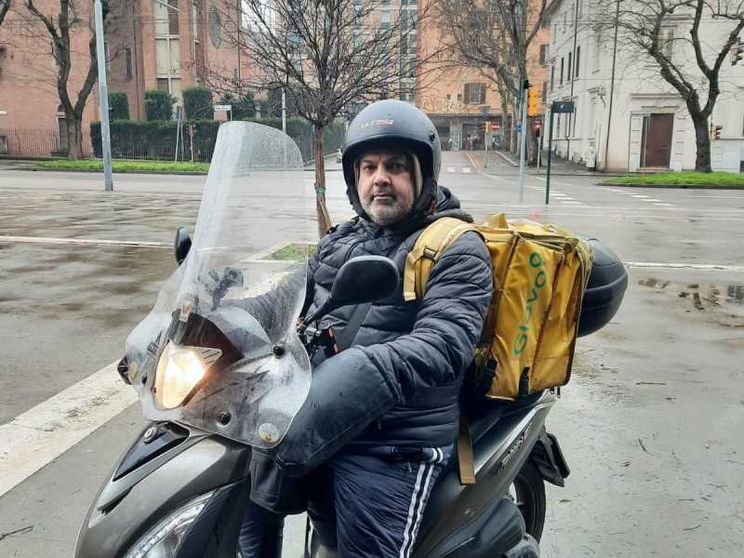 Ashfaq: «Io, rider per Glovo, chiedo di sapere quanto verrò pagato»