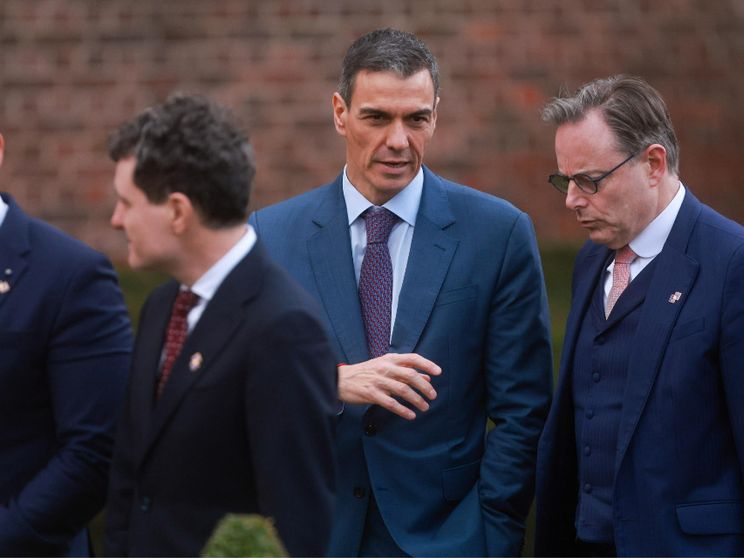 Meloni, Sanchez e quelle idee opposte di Europa andate in scena al castello di Alden Biesen