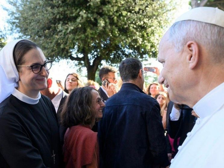 Suor Nina Krapic insieme a Papa Leone