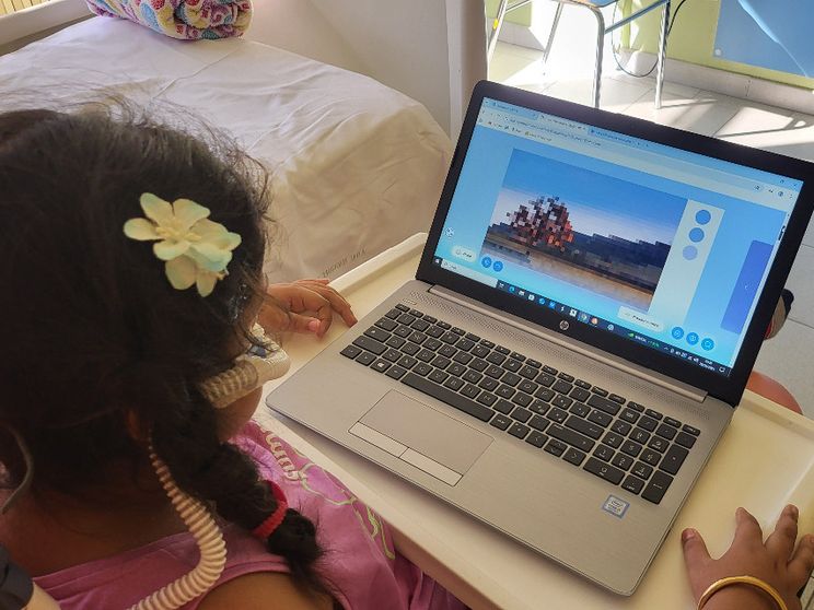 C'è una scuola che aiuta i bambini malati di cancro: «Studiare ci fa sentire “normali”»