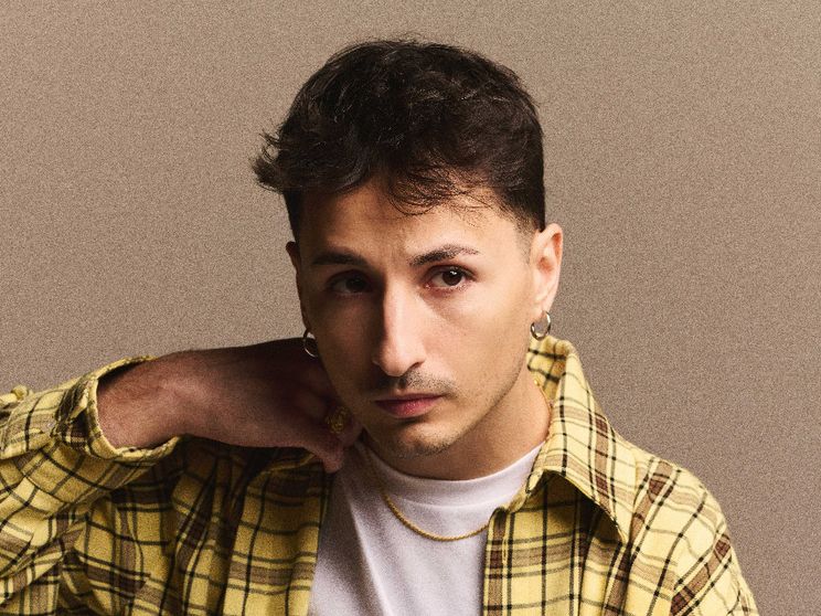 Nayt a Sanremo: «Giù le maschere per essere se stessi»