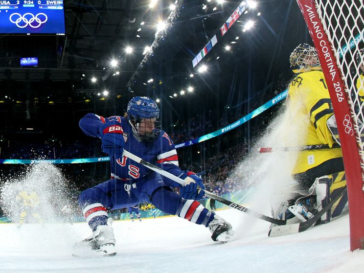 Britta, la star dell'hockey Usa devota di santa Teresa