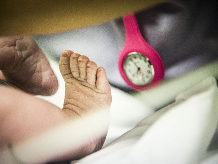 Ci sono meno figli per l'Assegno unico. E lo Stato risparmia