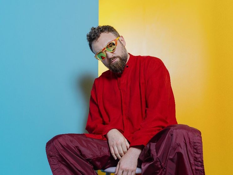 Dargen D'Amico: «Porto a Sanremo i rischi dell'IA»