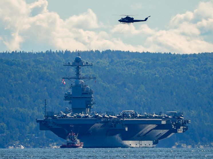 La USS Gerald R. Ford, la più grande portaerei del mondo, si trova attualmente nell'Oceano Atlantico, in rotta dai Caraibi verso il Medio Oriente