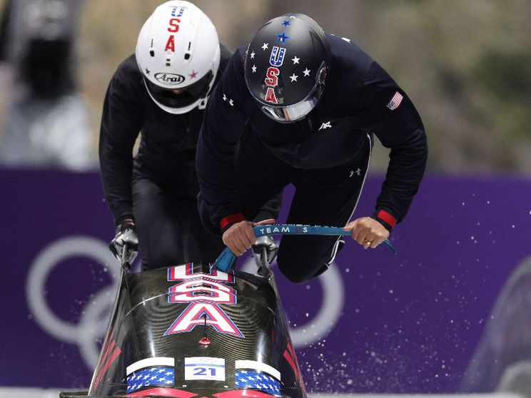 Con il bob di Elana e Jadin la fede corre sul ghiaccio