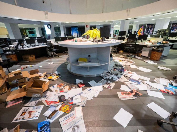 Torino, 5 arresti per i cortei violenti e l'assalto alla sede de "La Stampa"