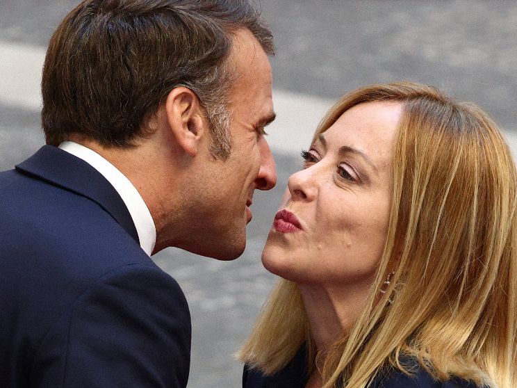 Il presidente francese Macron e la premier italiana Meloni REUTERS/Guglielmo Mangiapane