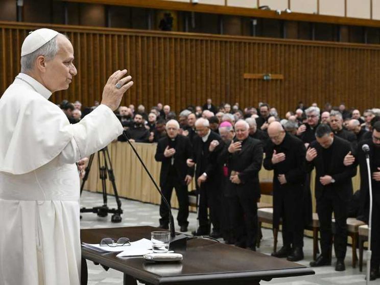 «No alle omelie fatte con l'intelligenza artificiale». Il dialogo del Papa con il clero di Roma