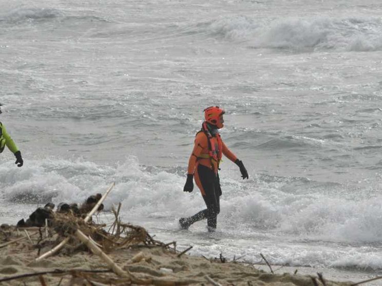 Cadaveri in mare, l'appello dalla Tunisia: «Aiutateci a identificare i corpi dei nostri cari»