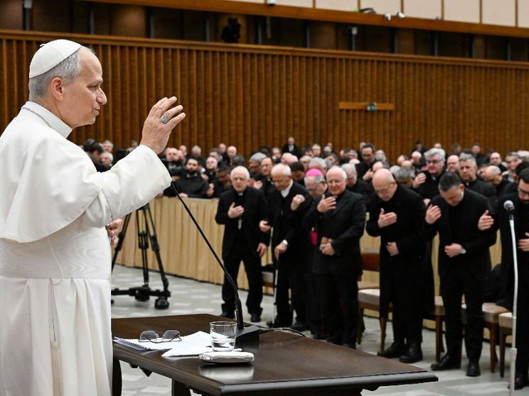 «No alle omelie fatte con l'intelligenza artificiale». Il dialogo del Papa con il clero di Roma