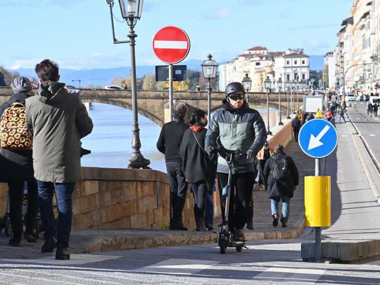 Il Tar dà ragione a Firenze: da aprile saranno vietati i monopattini elettrici