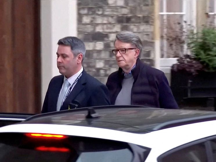 Scandalo Epstein, rilasciato su cauzione l'ex ambasciatore Mandelson