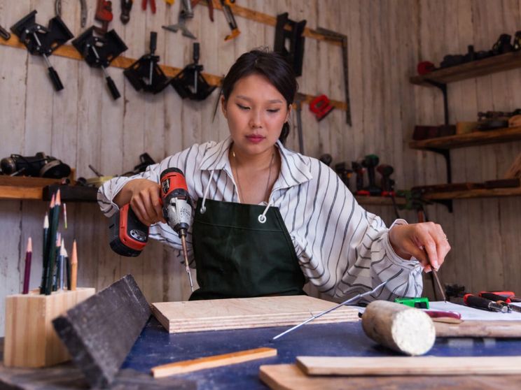 Altro che badanti e colf: mai così bene le aziende di donne straniere