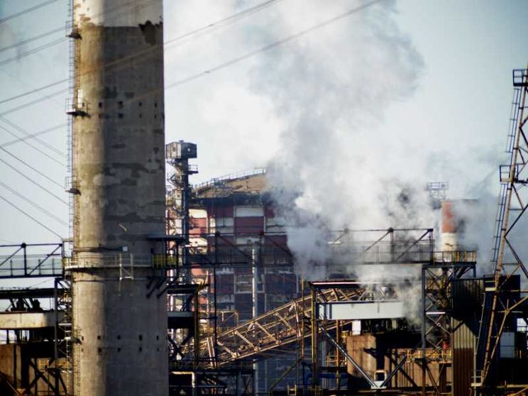 Il Tribunale di Milano pronto a bloccare la produzione a caldo nell'ex Ilva: salute in pericolo