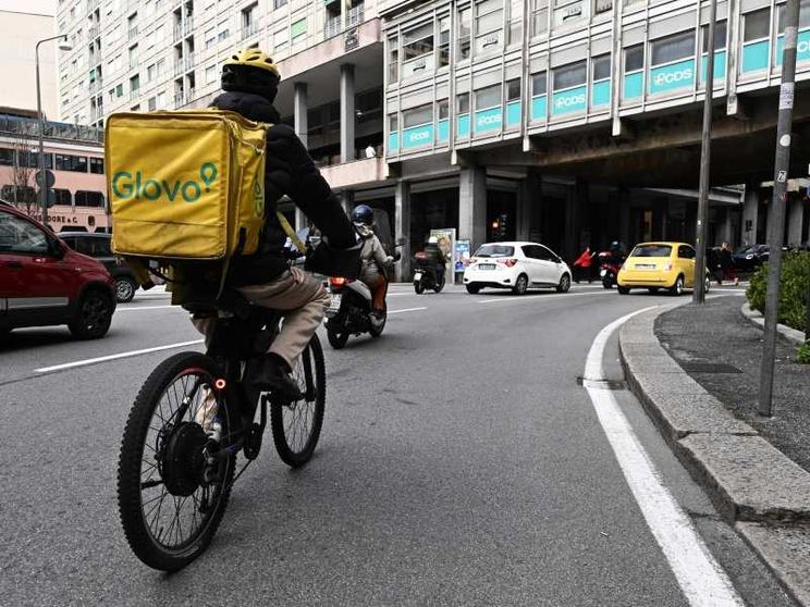 Il caso Glovo-Deliveroo: usare l'economia senza subirla